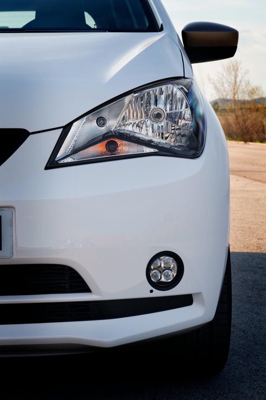 Детали экстерьера Seat Mii by COSMOPOLITAN 2016 года  (фото 28 из 43)